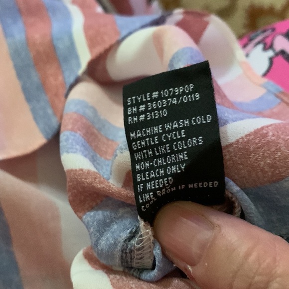 Stripe off shoulder top with toes at end of sleeve size xs - Picture 6 of 6